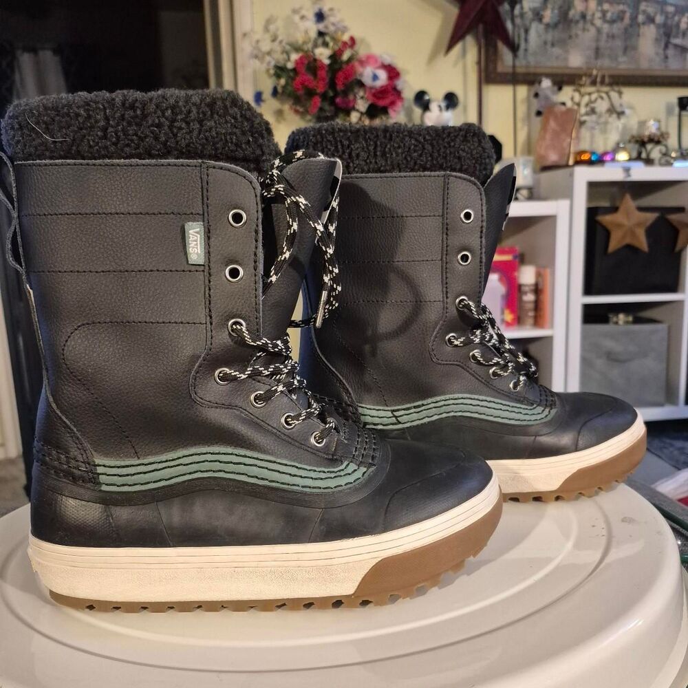 Vans Women's Multi Boots View 4